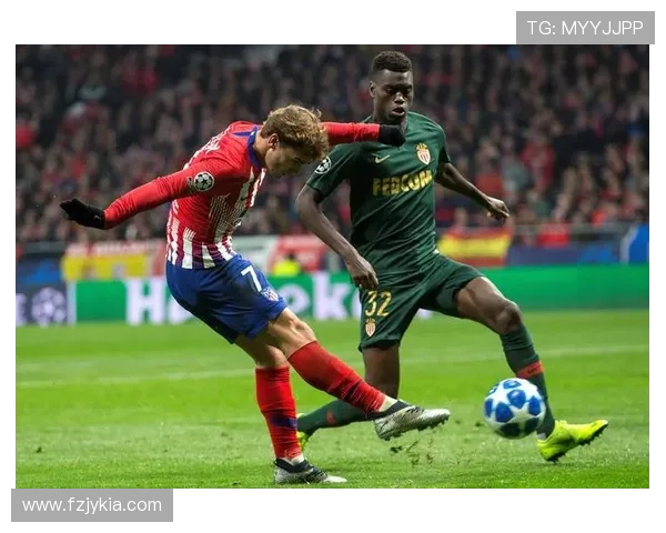 里昂主场鏖战摩纳哥强强对决引爆法甲新一轮焦点之战