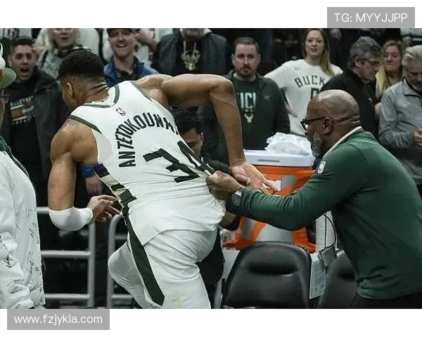 北京首钢与山西队激战正酣比分悬念不断引发球迷热议